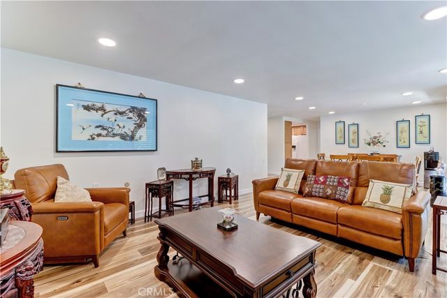 2393 Via Mariposa W 1D, Laguna Woods, CA 92637