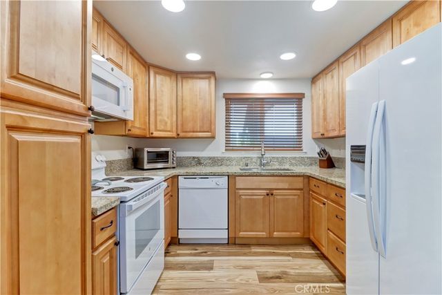 2393 Via Mariposa W 1D, Laguna Woods, CA 92637