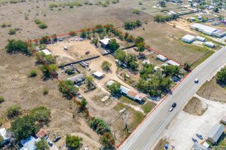 2024 2nd S, Pleasanton, TX 78064