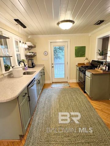 533 Gayfer Avenue, Fairhope, AL 36532