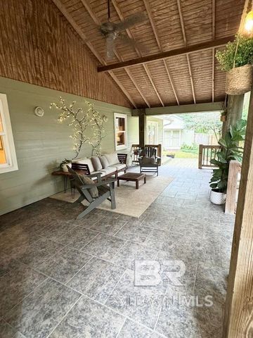 533 Gayfer Avenue, Fairhope, AL 36532