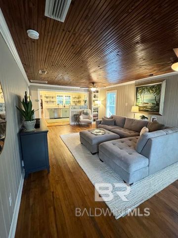 533 Gayfer Avenue, Fairhope, AL 36532