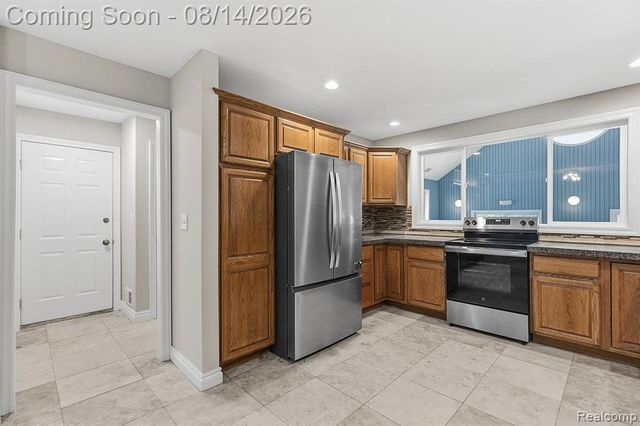 3326 Shorewood Avenue, Fort Gratiot, MI 48059