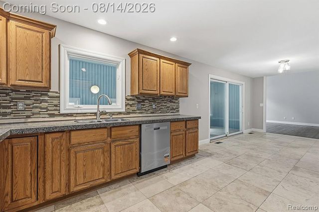 3326 Shorewood Avenue, Fort Gratiot, MI 48059