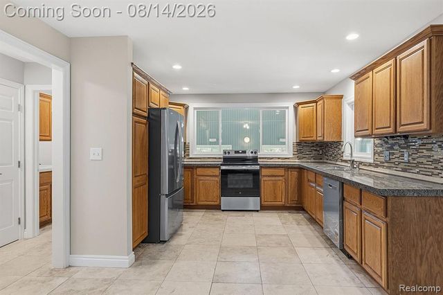 3326 Shorewood Avenue, Fort Gratiot, MI 48059