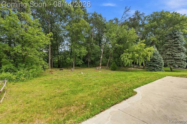 3326 Shorewood Avenue, Fort Gratiot, MI 48059
