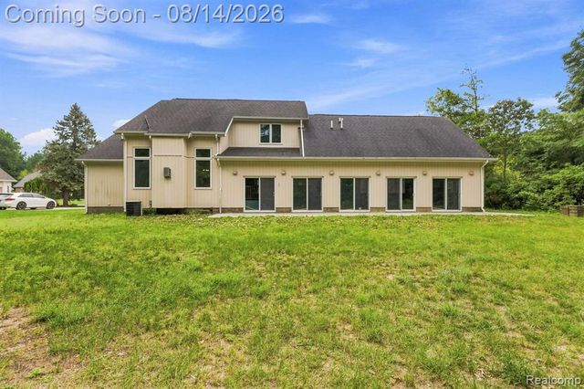 3326 Shorewood Avenue, Fort Gratiot, MI 48059