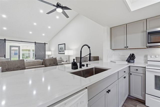 6623 ASPEN COURT, Zephyrhills, FL 33542