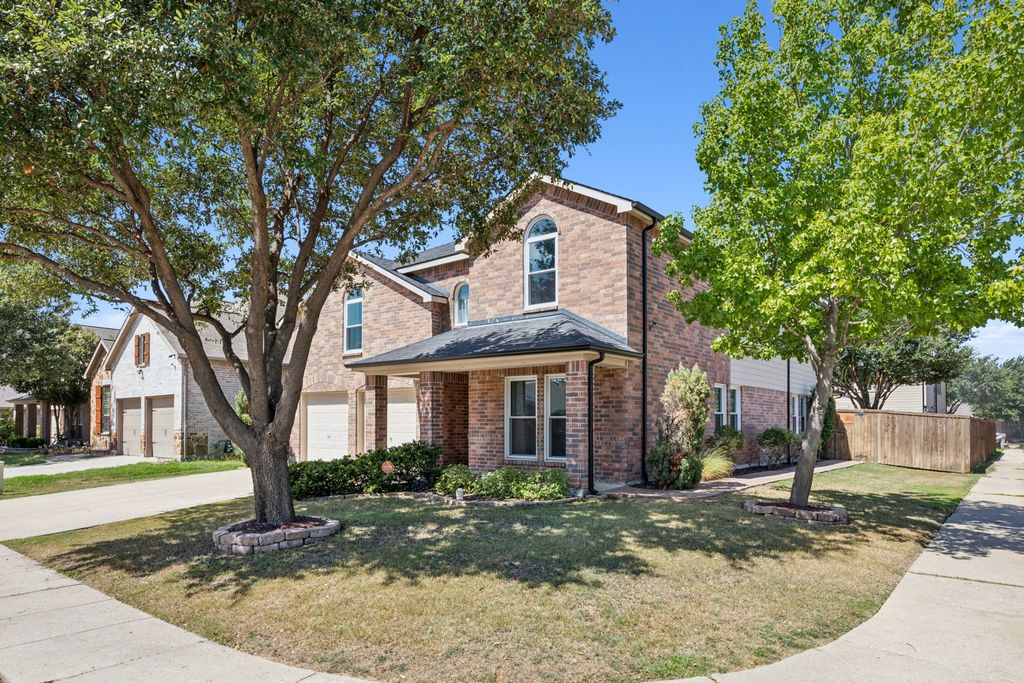208 Bluefinch, Little Elm, TX 75068