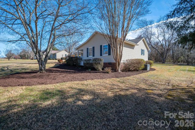 2596 Prince Drive, Lincolnton, NC 28092