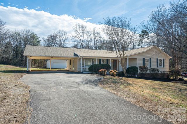 2596 Prince Drive, Lincolnton, NC 28092