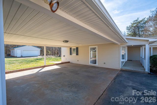 2596 Prince Drive, Lincolnton, NC 28092