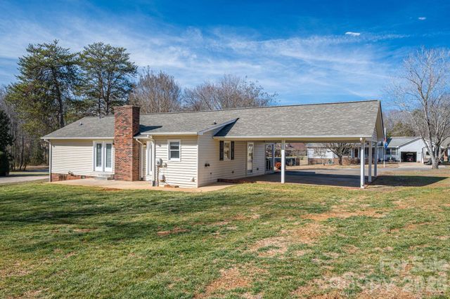 2596 Prince Drive, Lincolnton, NC 28092