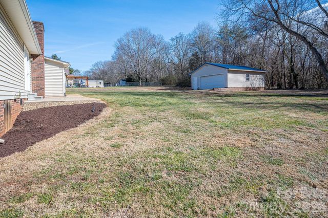 2596 Prince Drive, Lincolnton, NC 28092