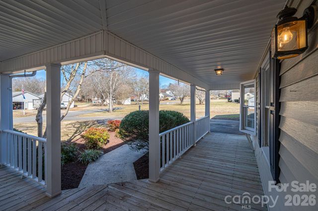 2596 Prince Drive, Lincolnton, NC 28092