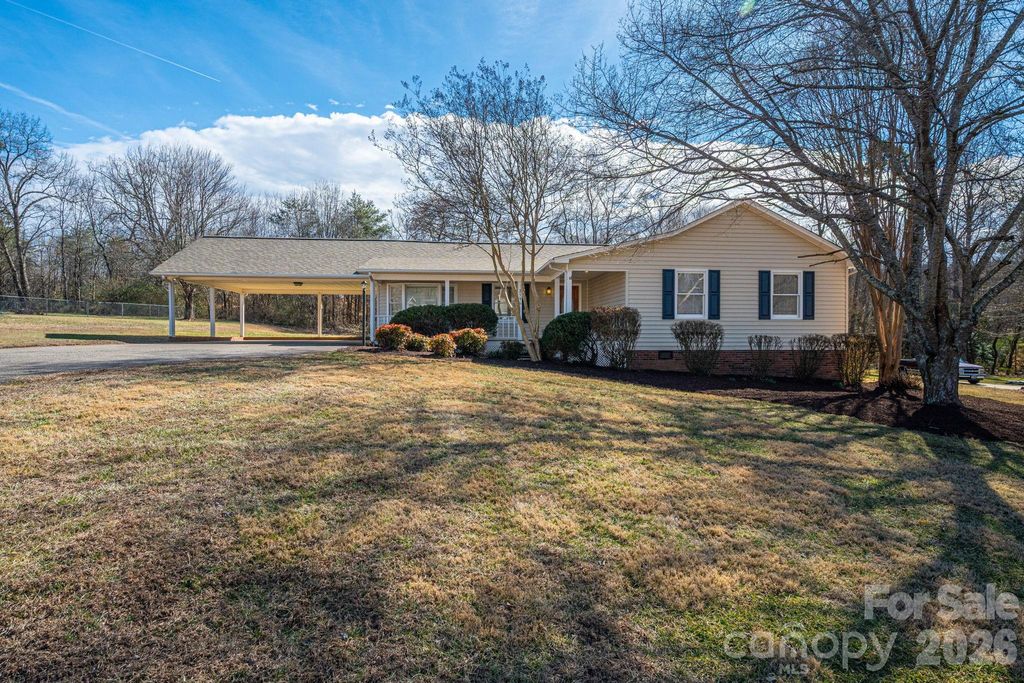 2596 Prince Drive, Lincolnton, NC 28092