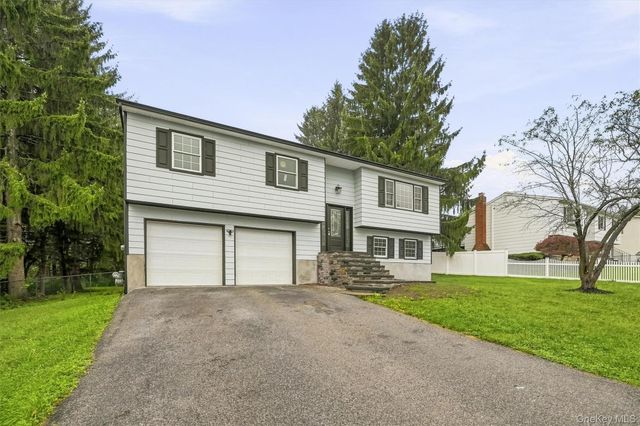 57 Keats Drive, New Windsor, NY 12553