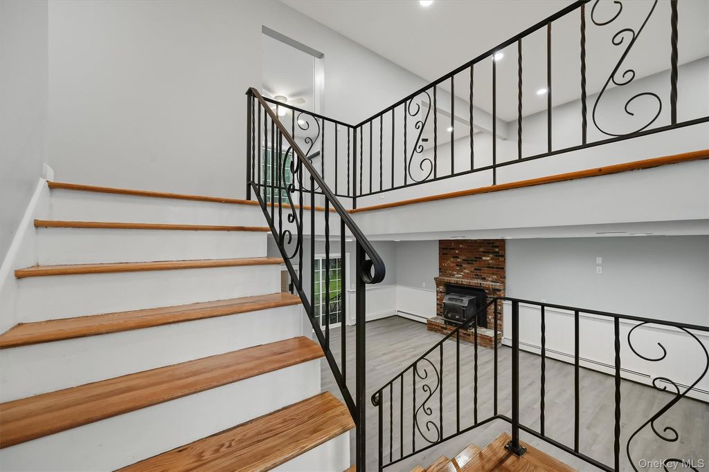 57 Keats Drive, New Windsor, NY 12553 — photo 5