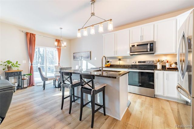 11516 Pheasant Circle, Taylor, MI 48180