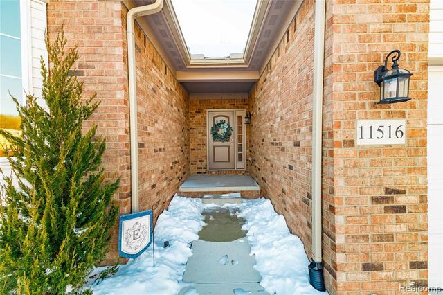 11516 Pheasant Circle, Taylor, MI 48180