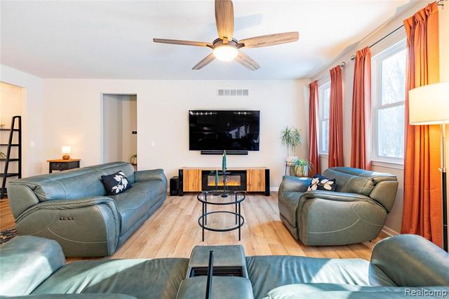 11516 Pheasant Circle, Taylor, MI 48180