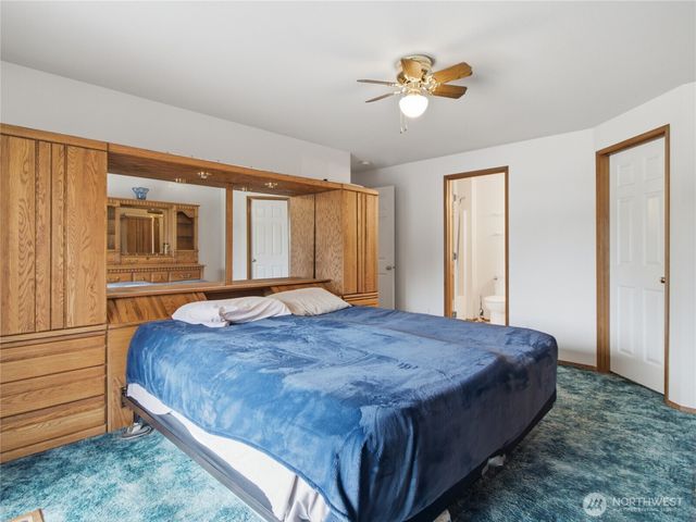 18828 Loganberry Street SW, Rochester, WA 98579