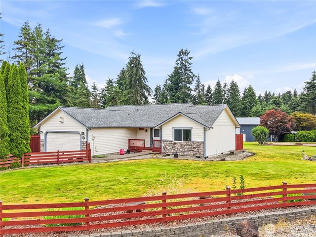 18828 Loganberry Street SW, Rochester, WA 98579