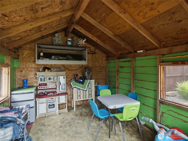 18828 Loganberry Street SW, Rochester, WA 98579