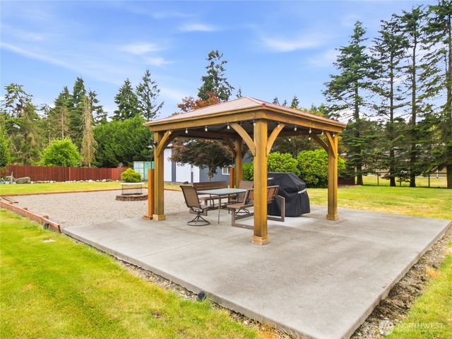 18828 Loganberry Street SW, Rochester, WA 98579