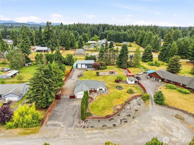 18828 Loganberry Street SW, Rochester, WA 98579