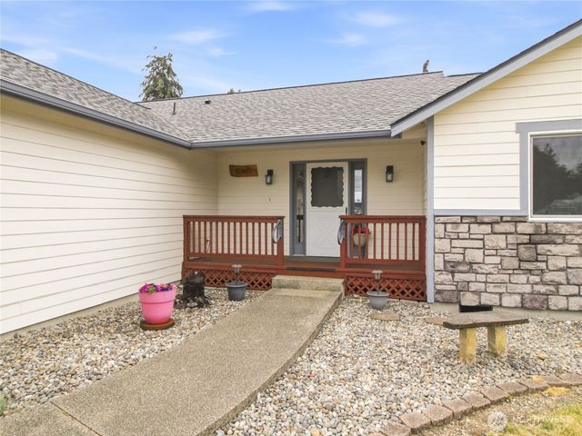 18828 Loganberry Street SW, Rochester, WA 98579