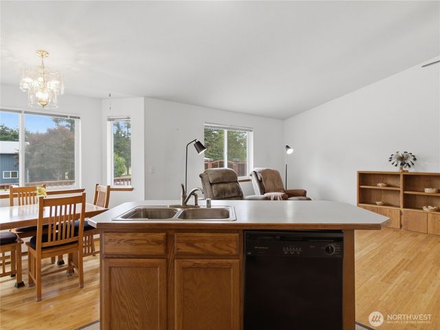 18828 Loganberry Street SW, Rochester, WA 98579