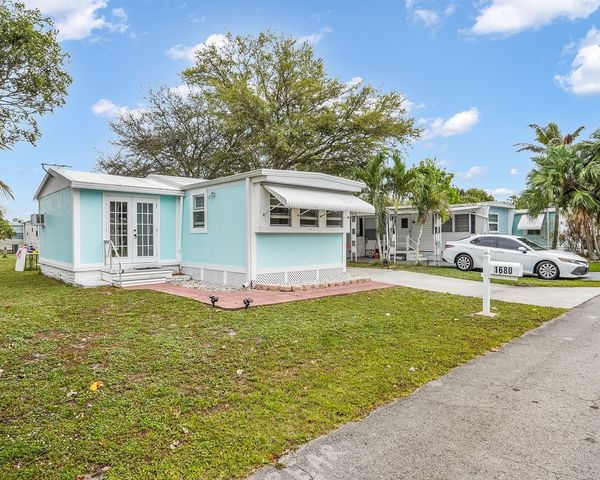 1680 SW 84th Avenue, Davie, FL 33324