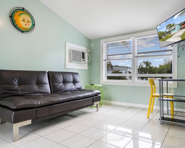 1680 SW 84th Avenue, Davie, FL 33324