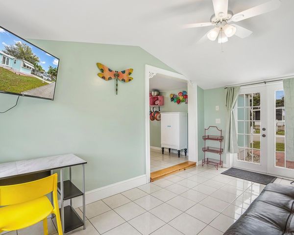 1680 SW 84th Avenue, Davie, FL 33324