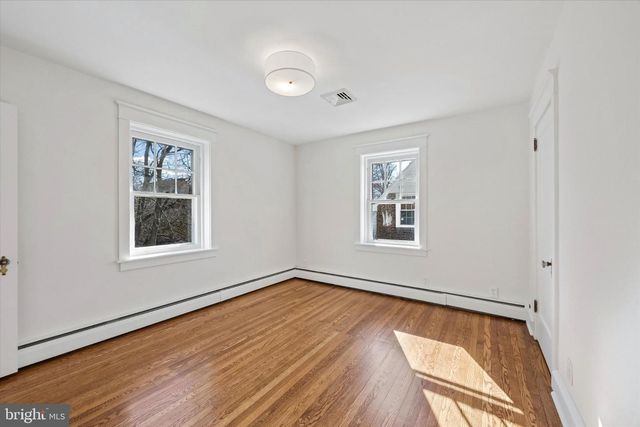 919 LINDALE AVE, Drexel Hill, PA 19026