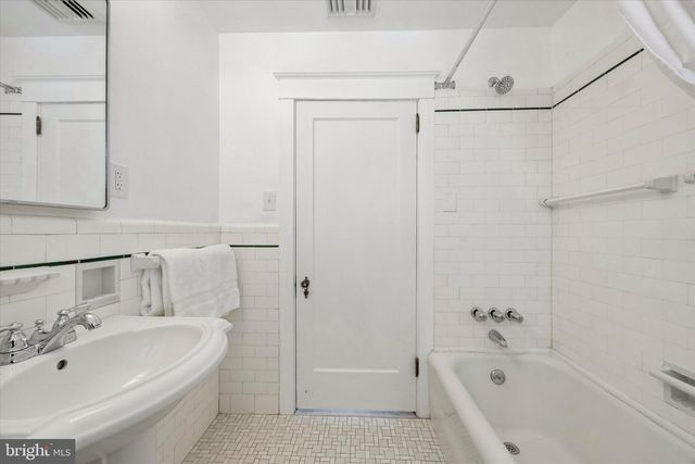 919 LINDALE AVE, Drexel Hill, PA 19026