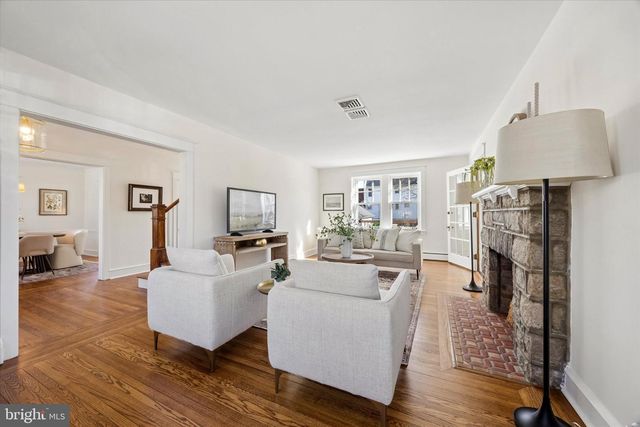 919 LINDALE AVE, Drexel Hill, PA 19026