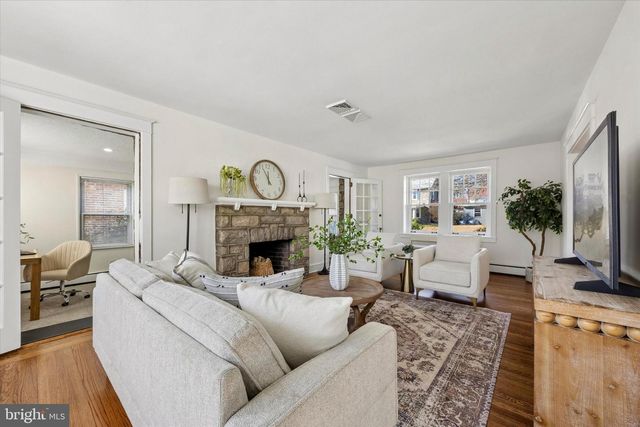 919 LINDALE AVE, Drexel Hill, PA 19026