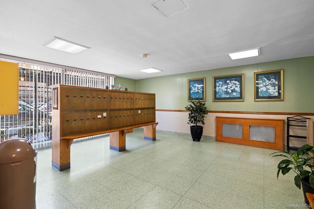 88-08 151st Avenue 1B, Howard Beach, NY 11414