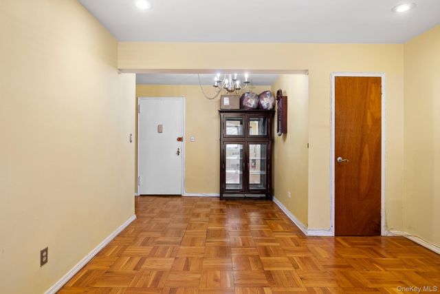 88-08 151st Avenue 1B, Howard Beach, NY 11414