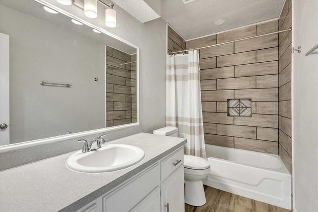 9701 NE 3rd Place, Midwest City, OK 73130