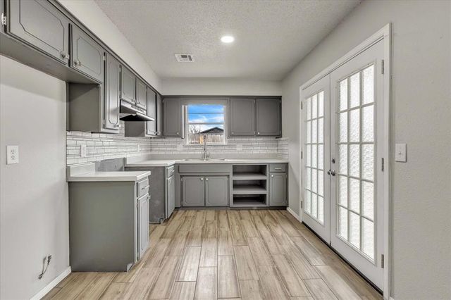 9701 NE 3rd Place, Midwest City, OK 73130