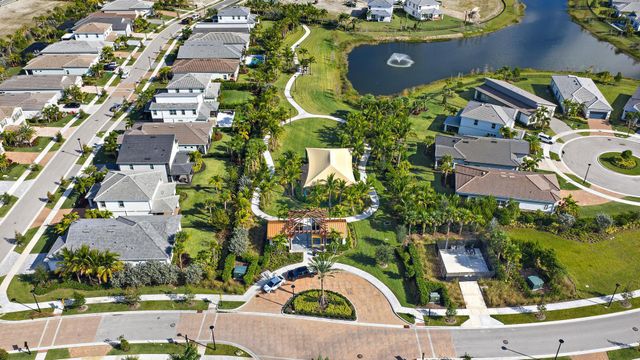 10720 Northbrook Circle, Palm Beach Gardens, FL 33412