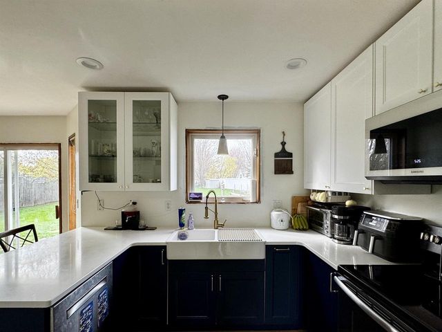 2861 HAWKS NEST TRAIL, Howard, WI 54313