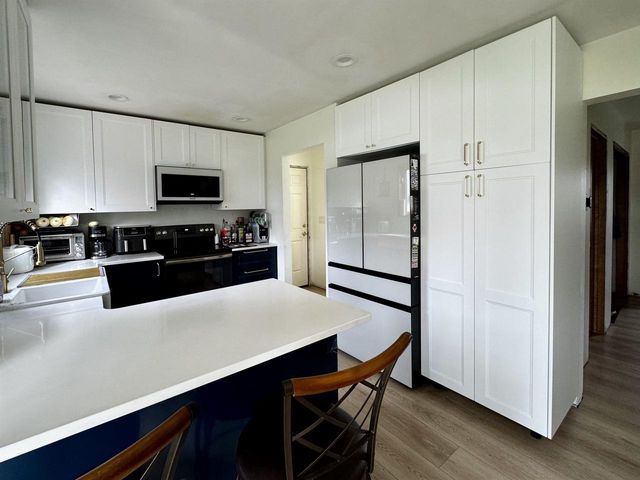 2861 HAWKS NEST TRAIL, Howard, WI 54313