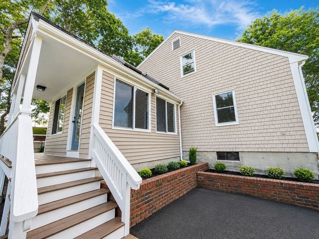 664 Norman St, Fall River, MA 02721