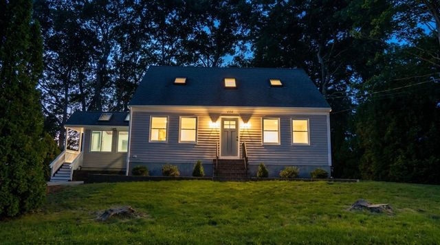 664 Norman St, Fall River, MA 02721