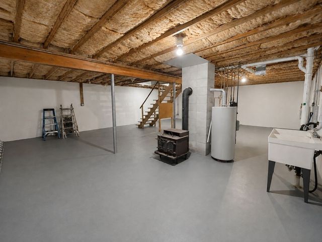 664 Norman St, Fall River, MA 02721
