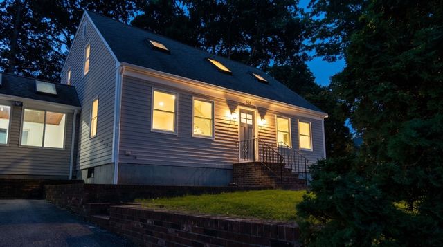 664 Norman St, Fall River, MA 02721